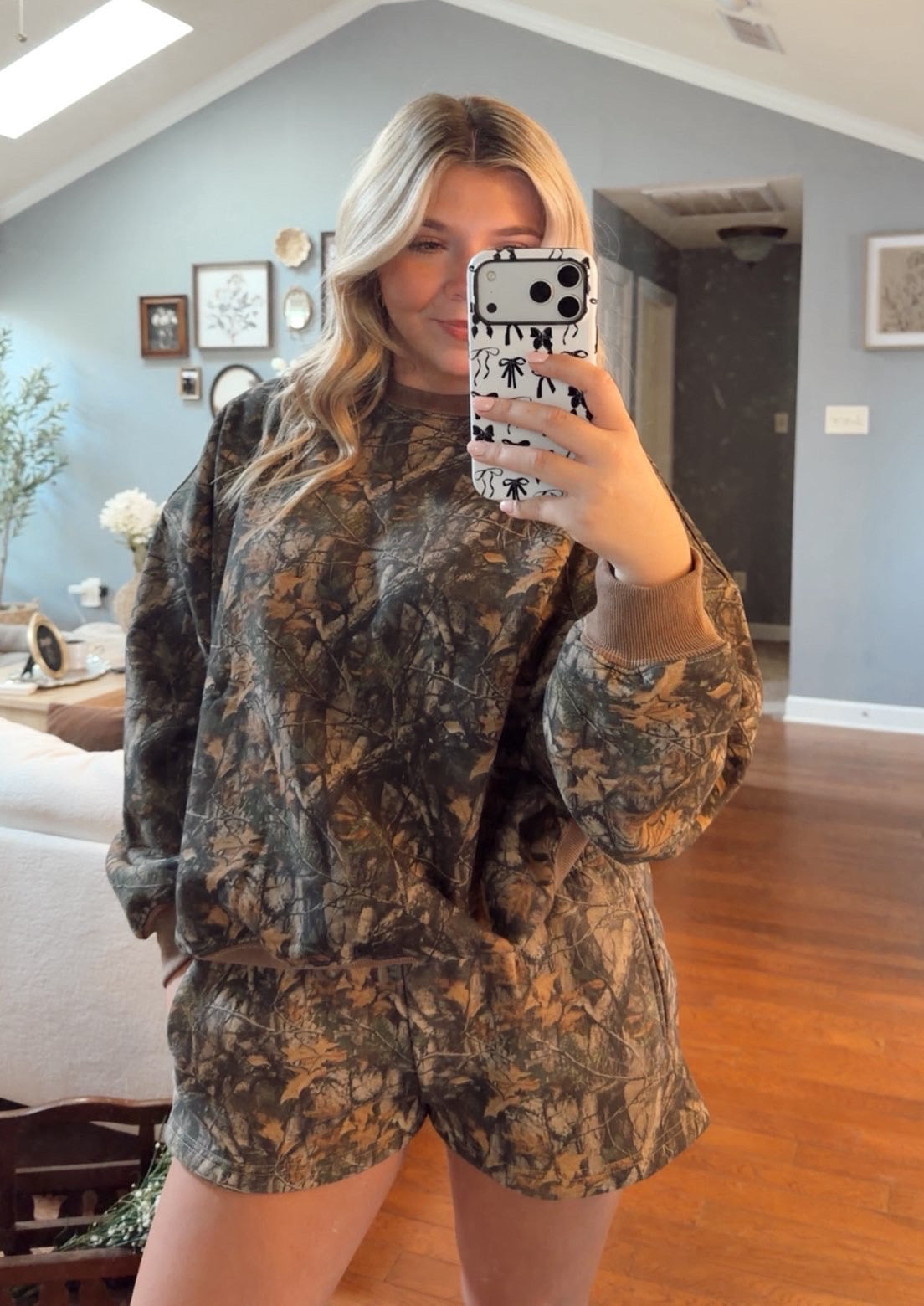 Brown camo sweatshirt