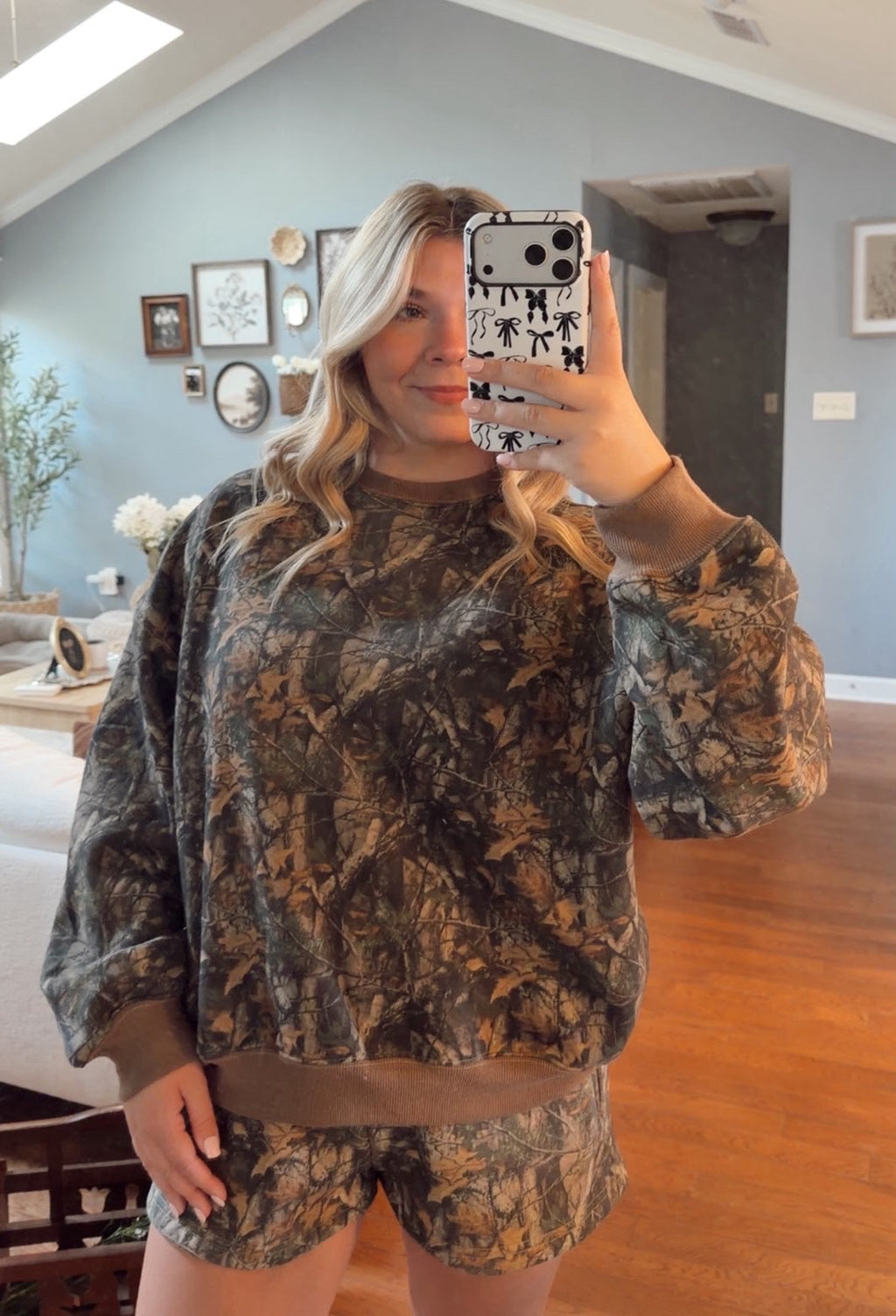 Brown camo sweatshirt
