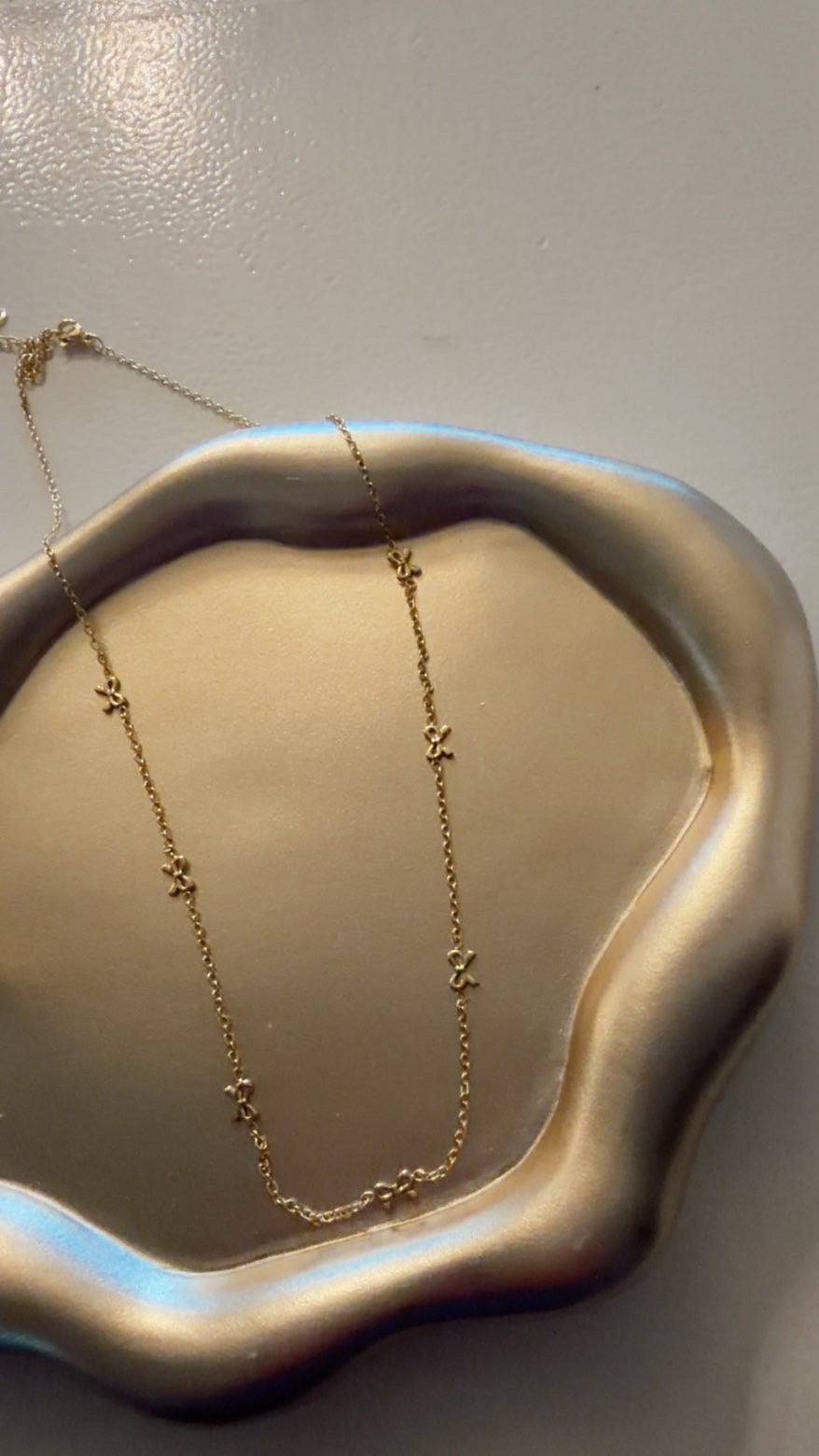 Dainty Bow necklace