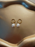 Hoop pearl earrings